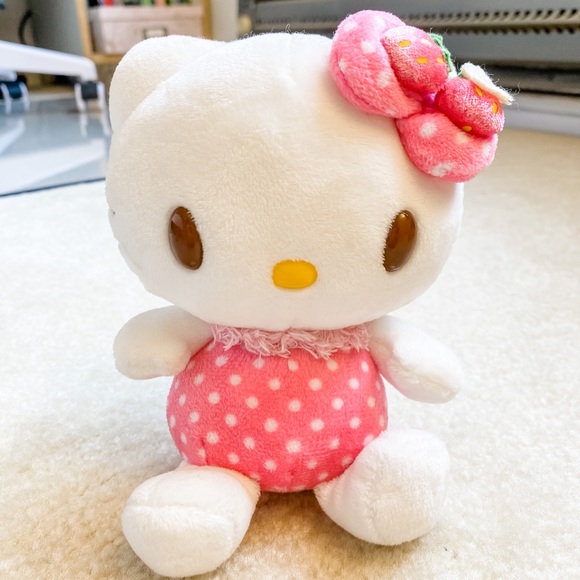 hello kitty strawberry plush